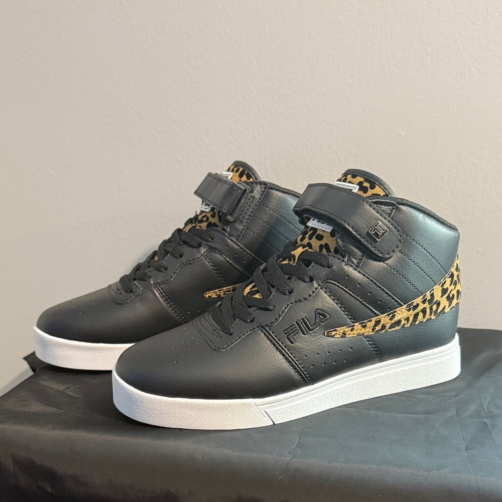 Fila Women’s Black and Leopard Print Sneakers